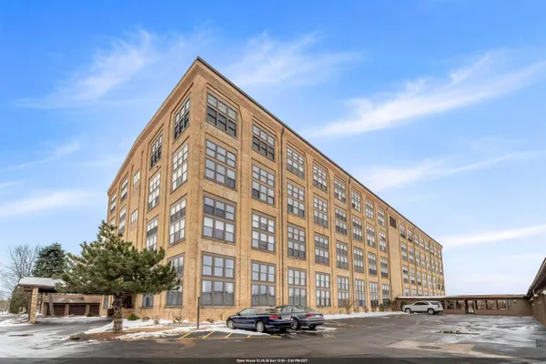 $340,000 | 1545 Arboretum Drive, Unit 327, Oshkosh, WI 54901