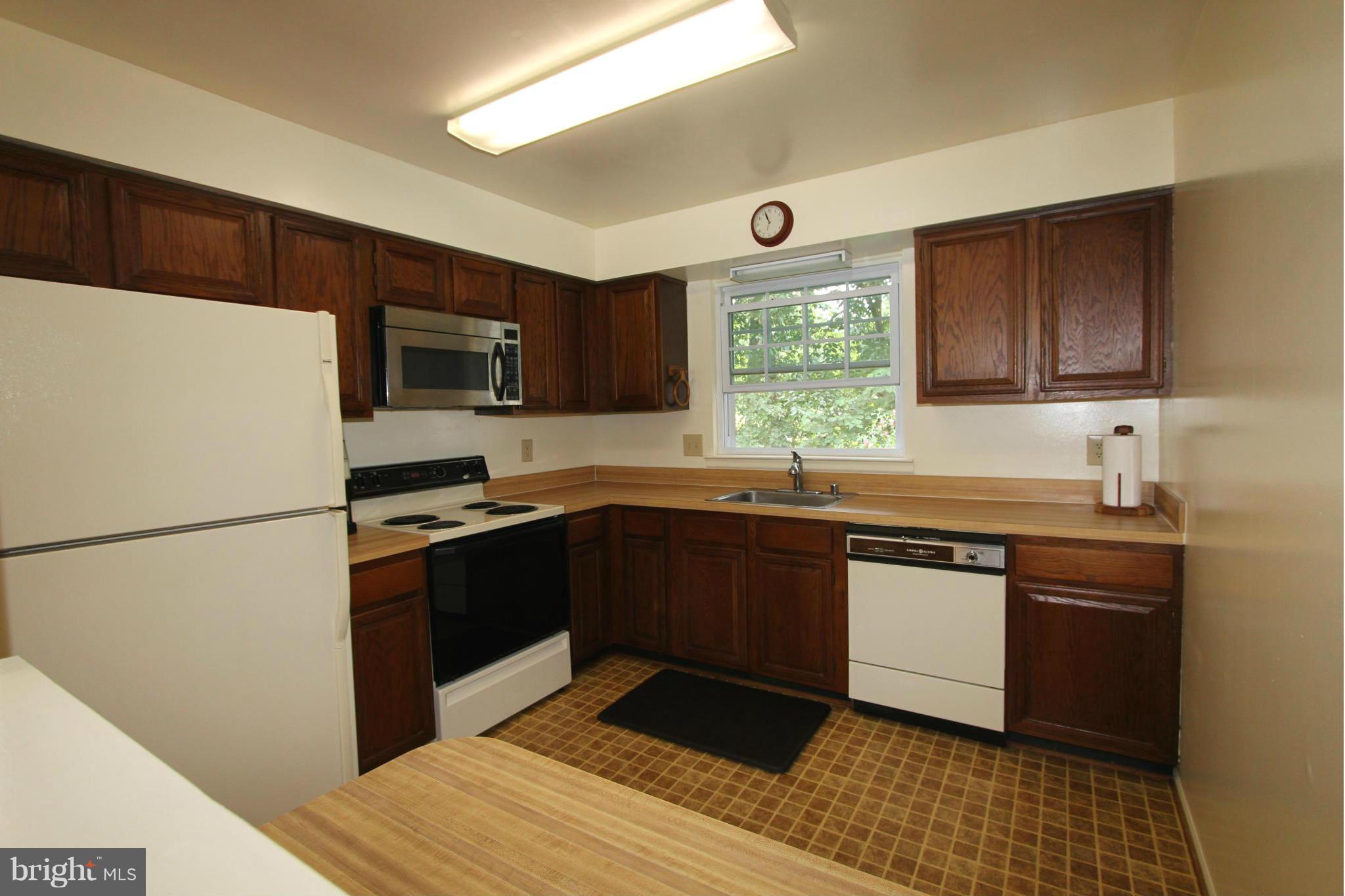 5961 Powell's Landing Road Burke, VA 22015 - Photo 8 of 26 Kitchen