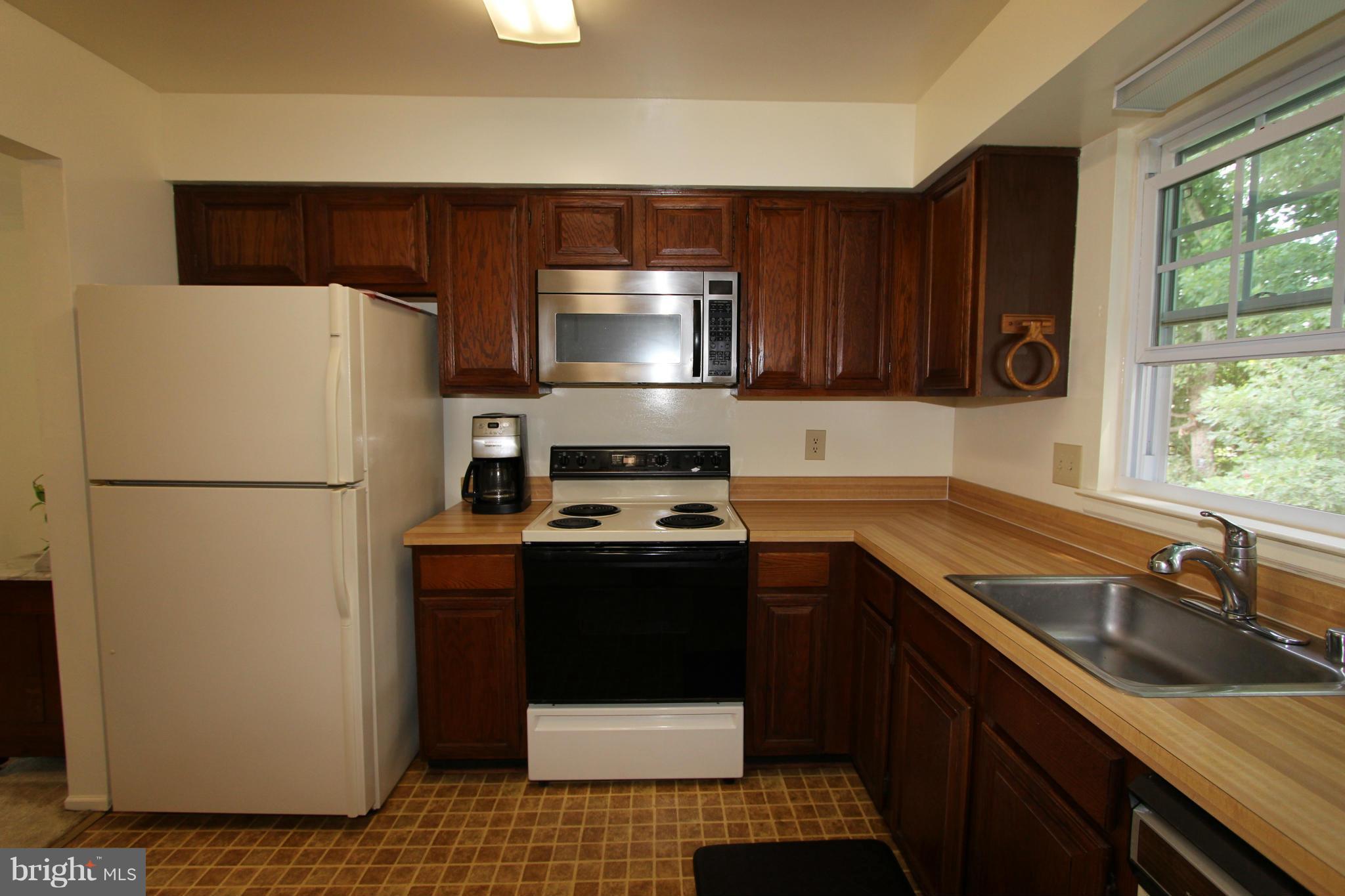 5961 Powell's Landing Road Burke, VA 22015 - Photo 9 of 26 Kitchen