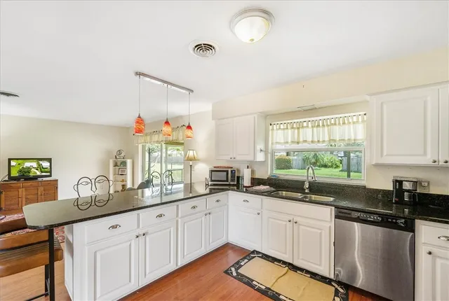 $425,000 | 1426 34th Avenue, Vero Beach, FL 32960