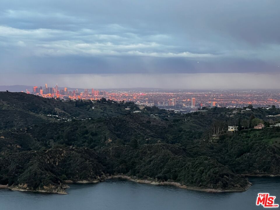 2200 Stradella Road Los Angeles, CA 90077 - Photo 2 of 27 a view of a city