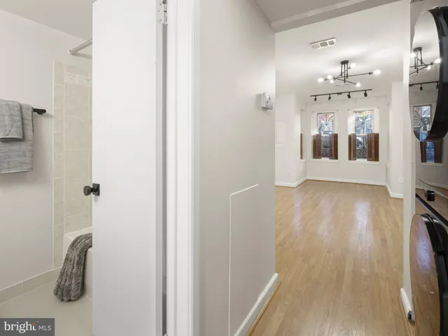 $1,999 | 59 New York Avenue Northwest, Unit B, Washington, DC 20001