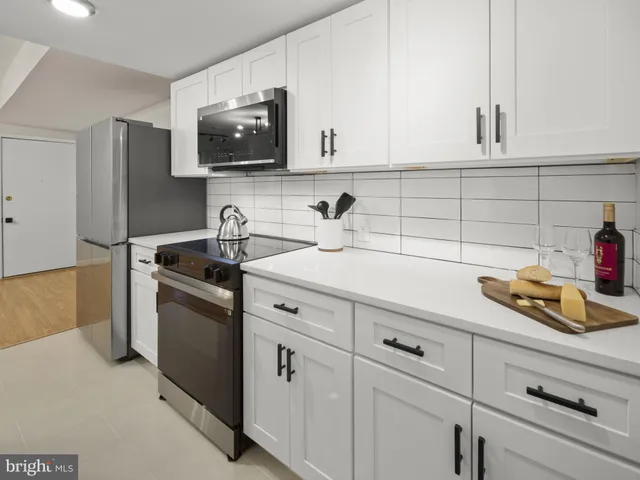 $1,999 | 59 New York Avenue Northwest, Unit B, Washington, DC 20001