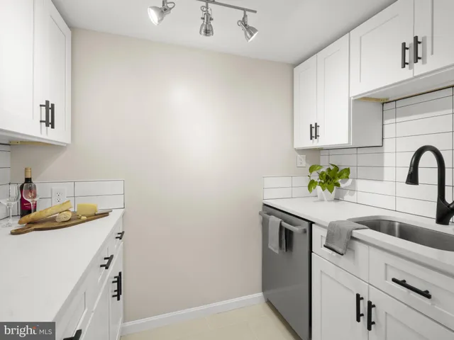 $1,999 | 59 New York Avenue Northwest, Unit B, Washington, DC 20001