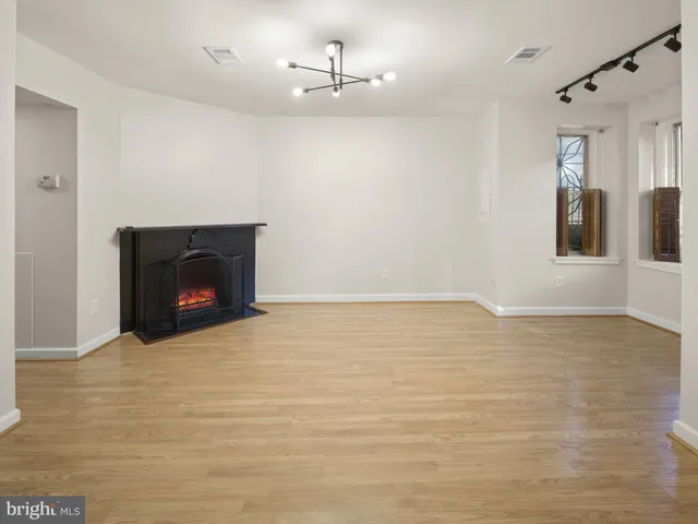 $1,999 | 59 New York Avenue Northwest, Unit B, Washington, DC 20001