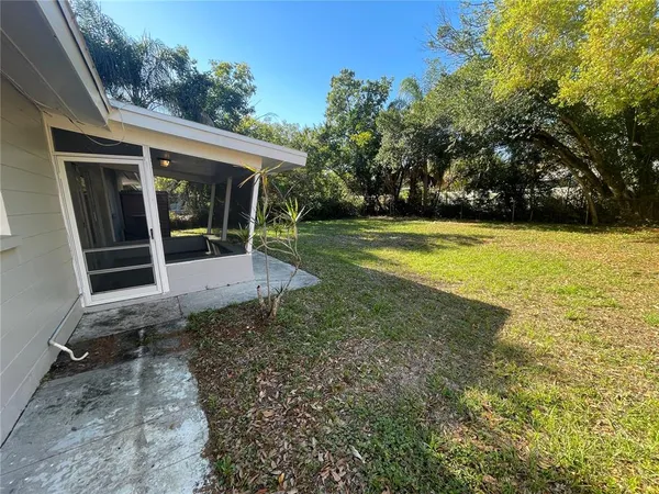 $2,300 | 5841 4th Avenue North, St. Petersburg, FL 33710