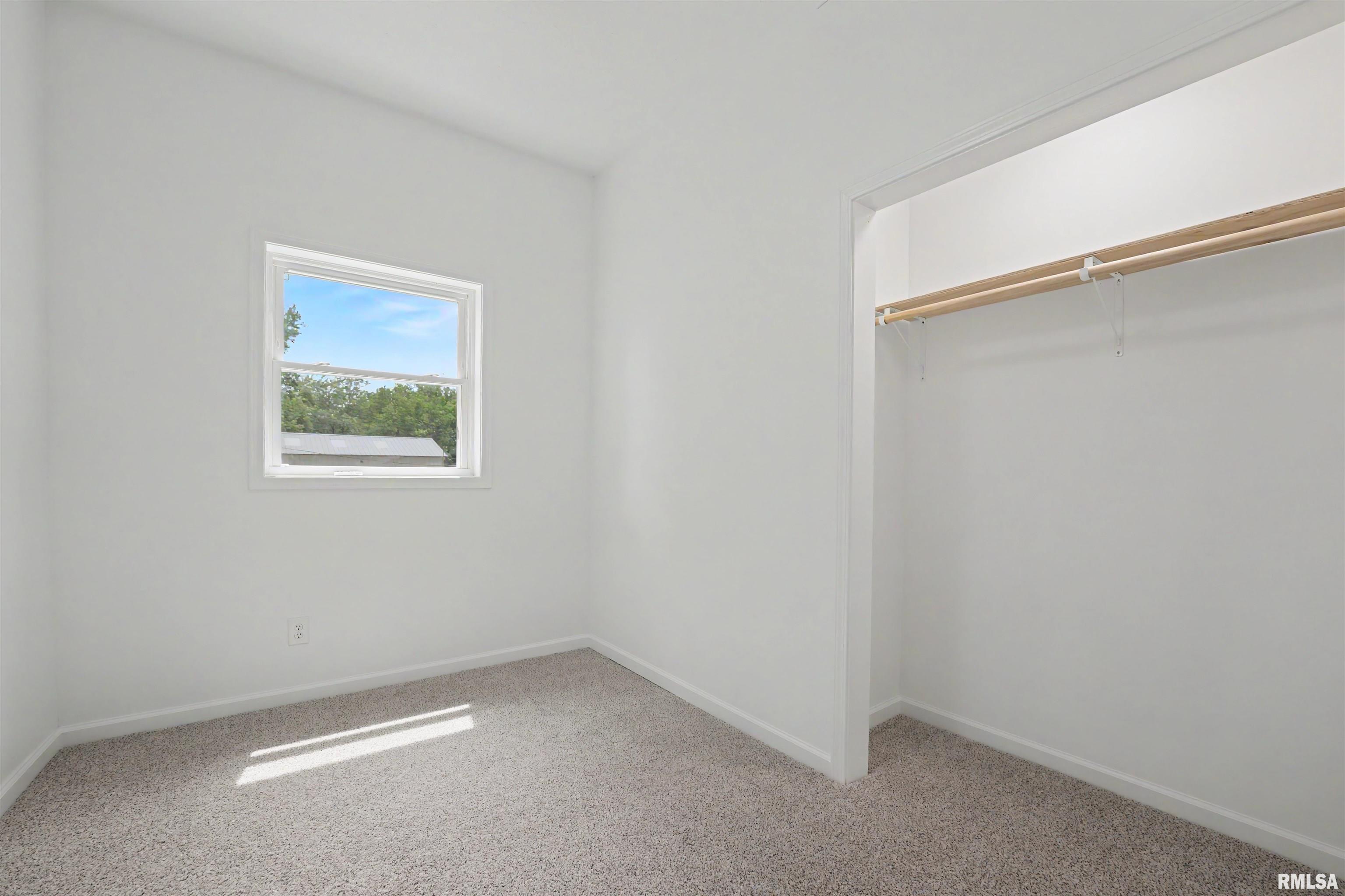 709 South Kickapoo Street Lincoln, IL 62656 - Photo 15 of 25