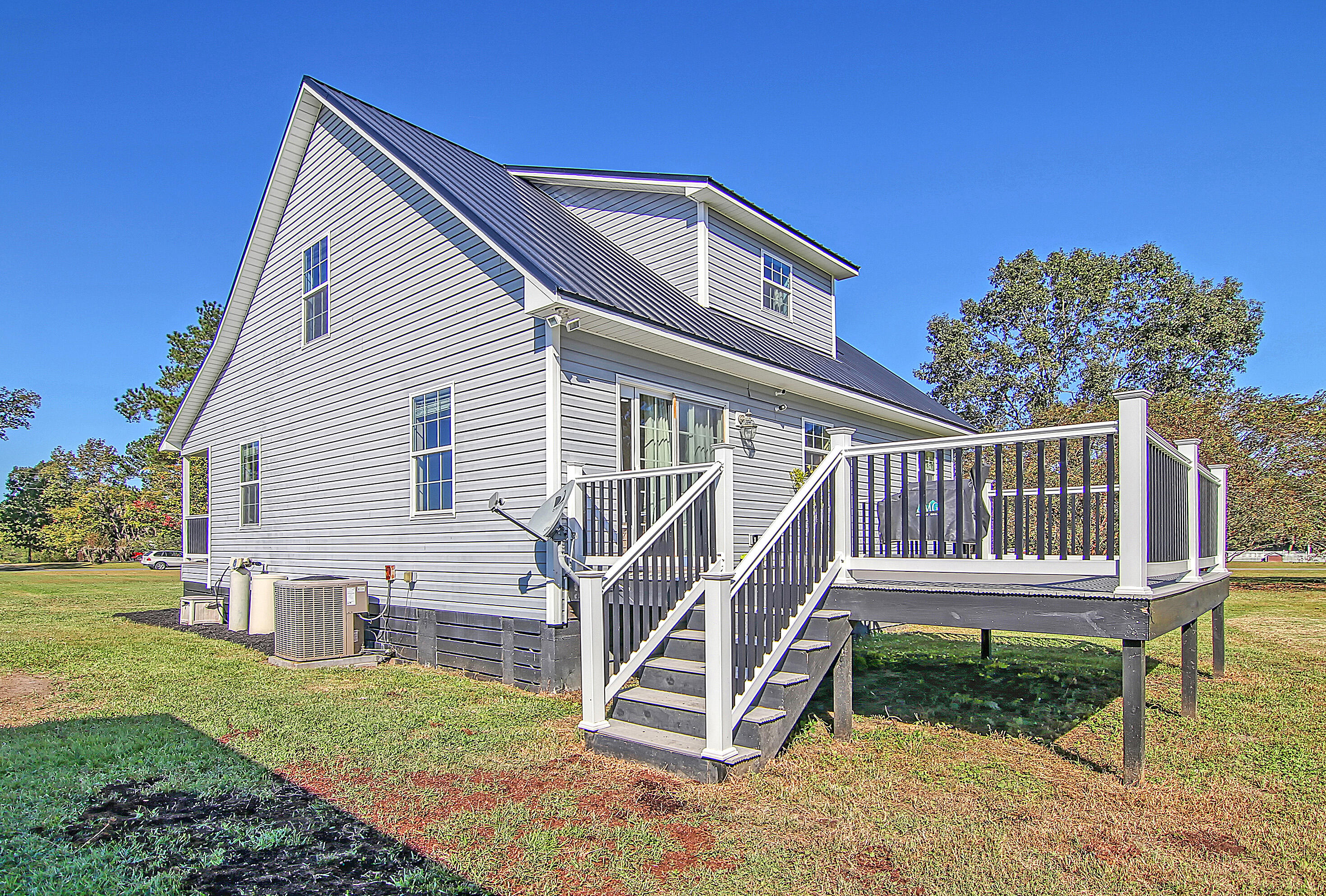 1096 Barnyard Road Bonneau, SC 29431 - Photo 30 of 47 CREM_1096 Barnyard Rd_049