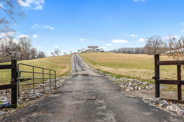 $2,499,000 | 1103 Rogues Fork Road, Bethpage, TN 37022
