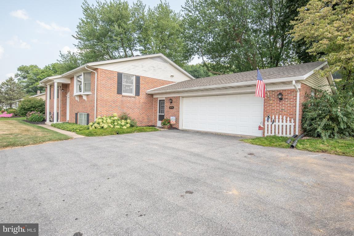 5036 Strasburg Road Kinzers, PA 17535 - Photo 3 of 27