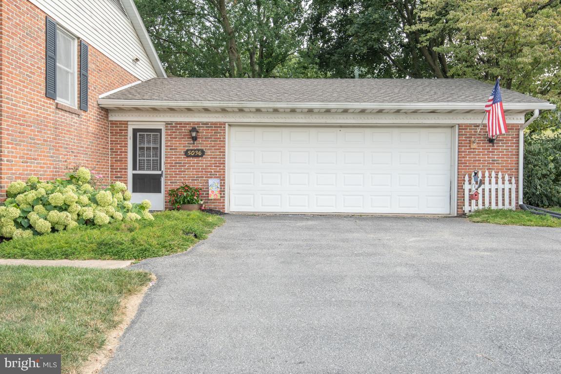 5036 Strasburg Road Kinzers, PA 17535 - Photo 23 of 27 Garage