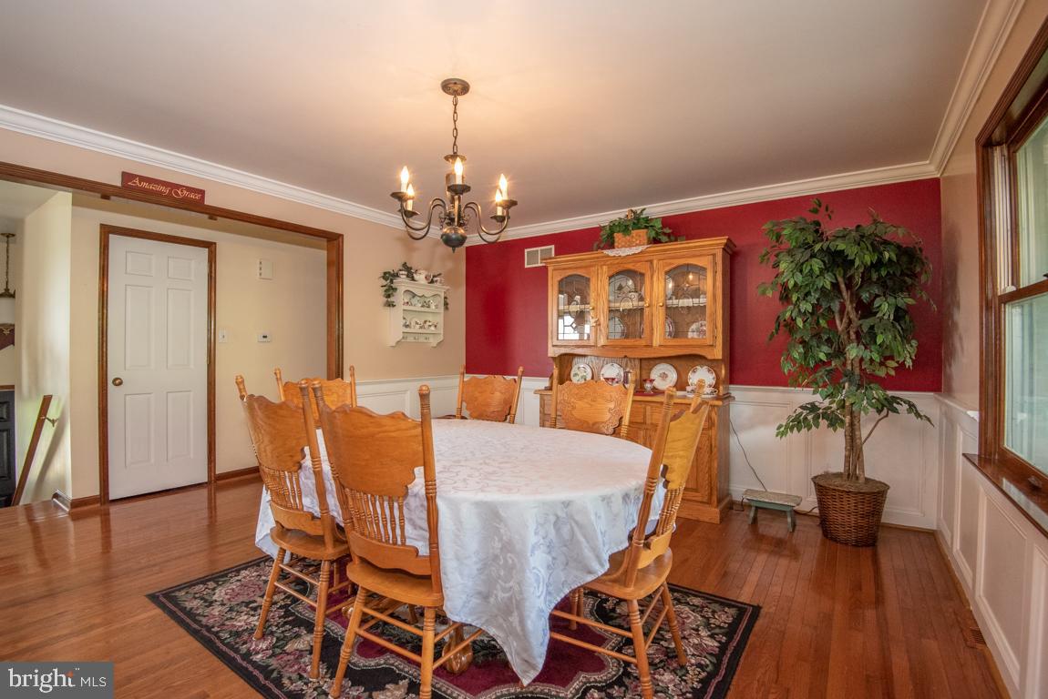 5036 Strasburg Road Kinzers, PA 17535 - Photo 8 of 27 Dining Room