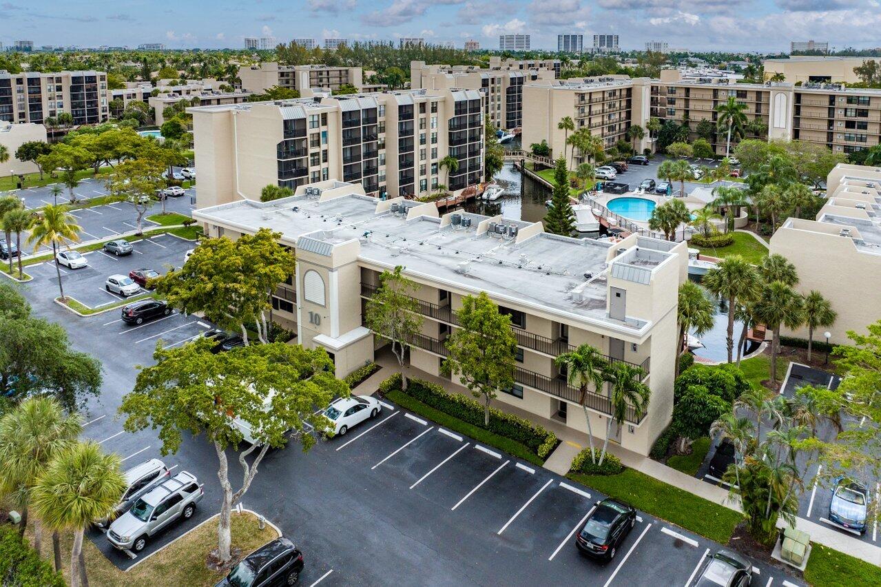 10 Royal Palm Way, Unit 102 Boca Raton, FL 33432 - Photo 27 of 33 029-10RoyalPalmWay-BocaRaton-FL-33432-SM