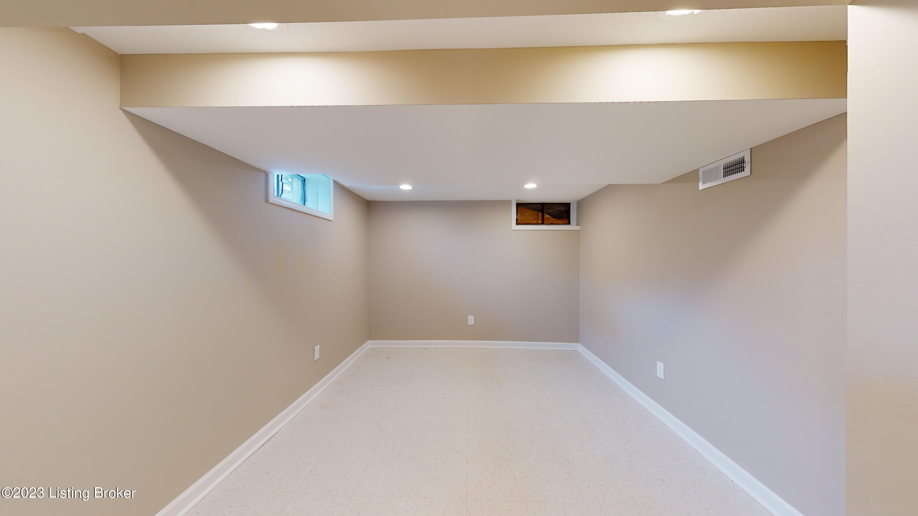 8911 Waltlee Road Louisville, KY 40291 - Photo 35 of 43 8911-Waltlee-02092023_092158