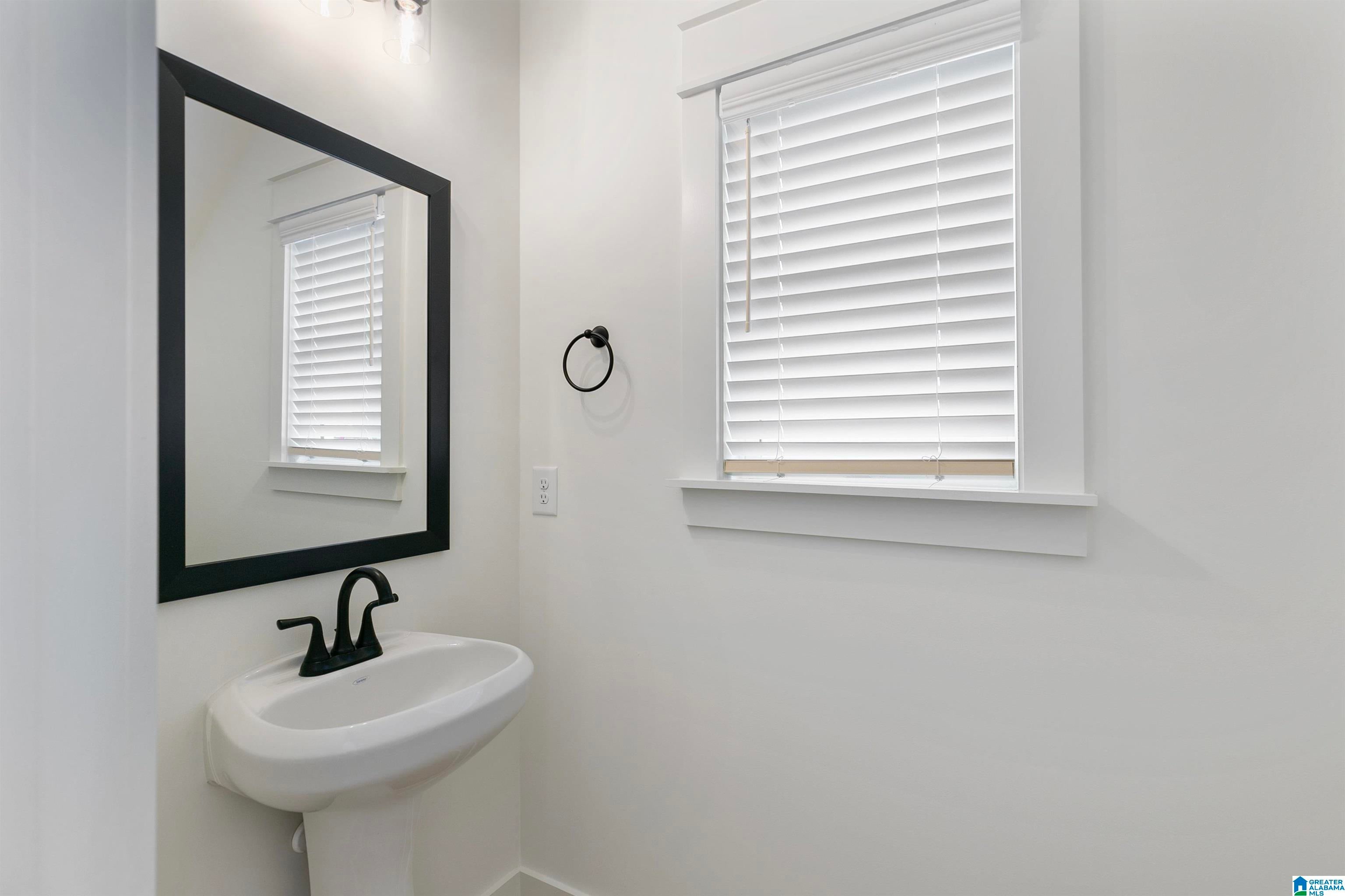 113 Huntley Rdg Drive Pelham, AL 35124 - Photo 6 of 39 Gallery Image 6
