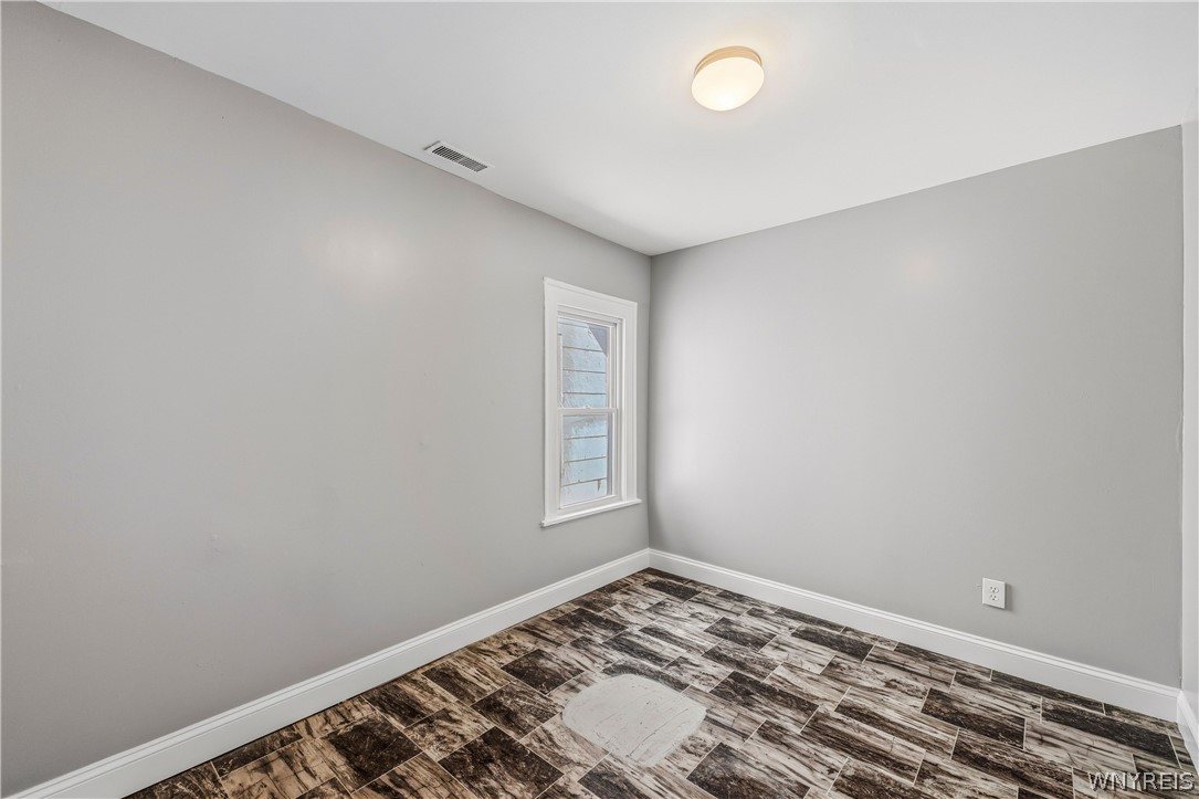389 Military Road Buffalo, NY 14207 - Photo 17 of 31