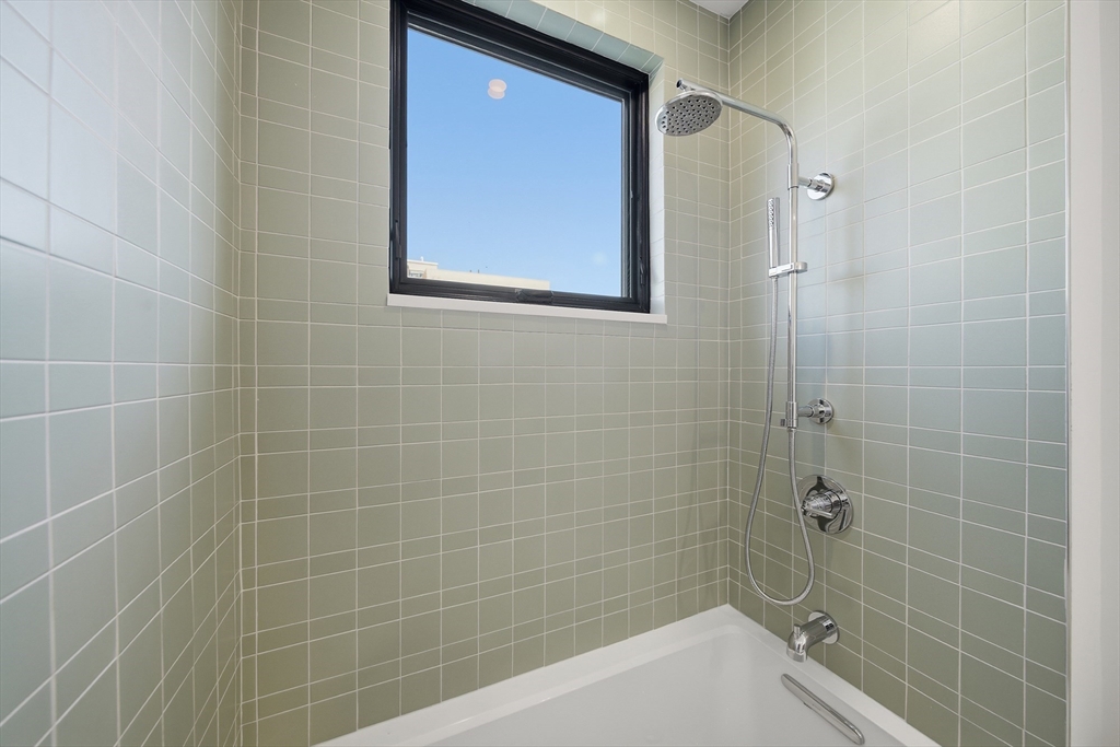 545 East 2nd Street, Unit PH2 Boston, MA 02127 - Photo 14 of 24