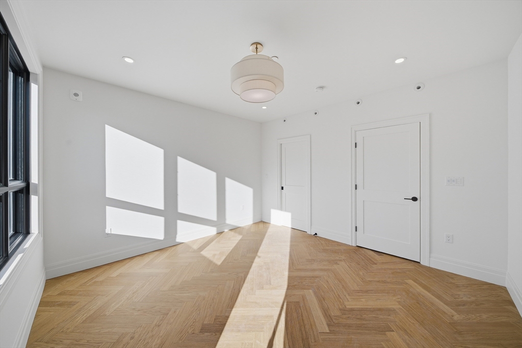 545 East 2nd Street, Unit PH2 Boston, MA 02127 - Photo 16 of 24