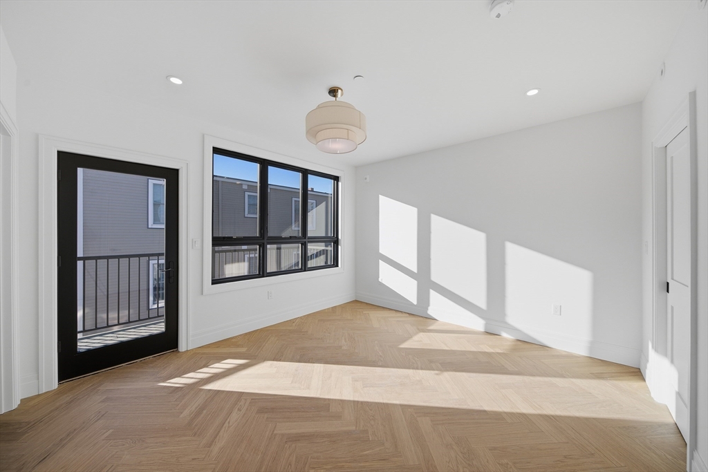 545 East 2nd Street, Unit PH2 Boston, MA 02127 - Photo 17 of 24