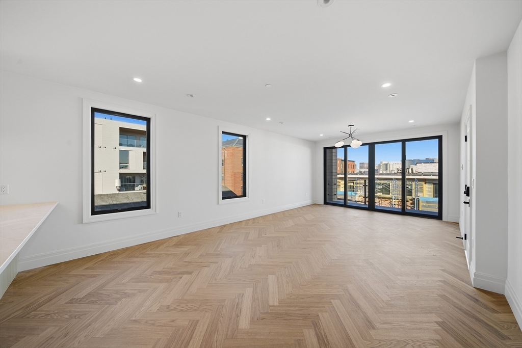 545 East 2nd Street, Unit PH2 Boston, MA 02127 - Photo 2 of 24