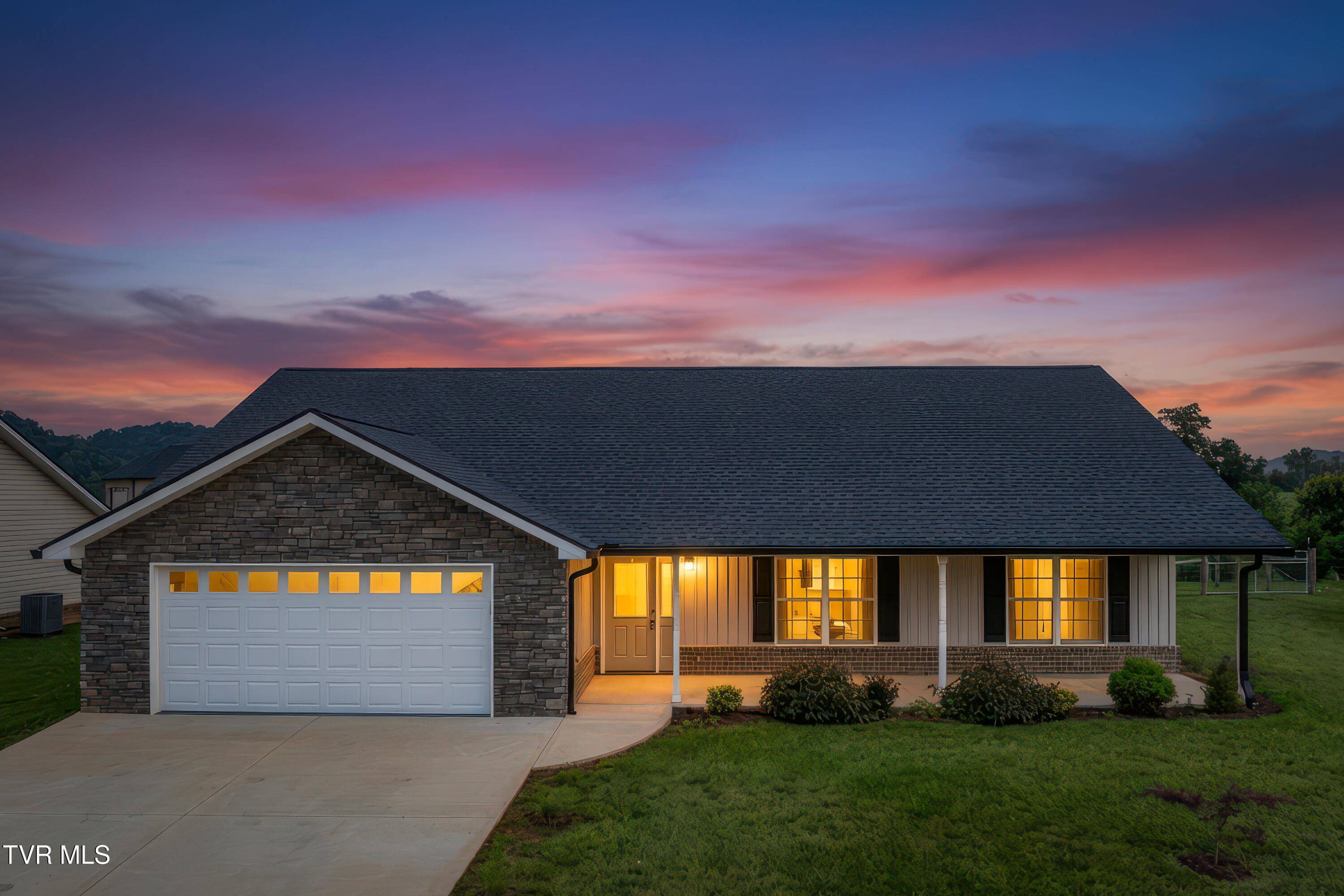 595 Pleasant Valley Road Jonesborough, TN 37659 - Photo 1 of 55 595 Pleasant Valley Road (1 of 2)