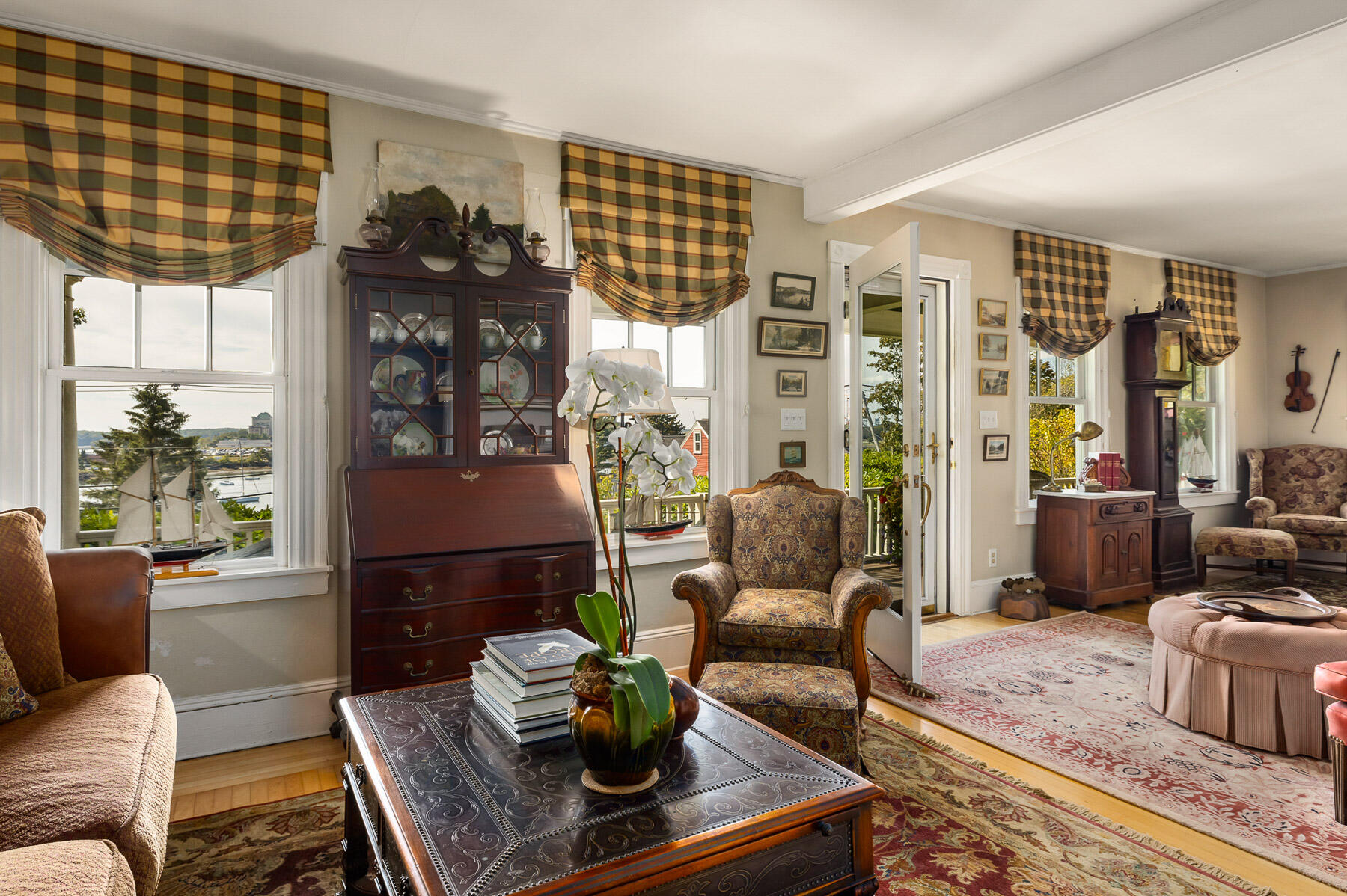 205 Whipple Road Kittery, ME 03904 - Photo 23 of 60 Living room