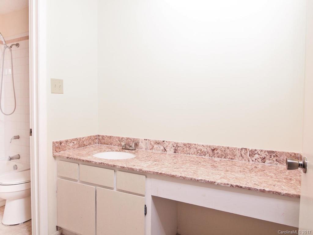 5020 Sardis Road, Unit A Charlotte, NC 28270 - Photo 9 of 14