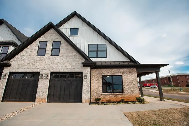 $425,000 | 1107 South Westyn Loop, Forest, VA 24551