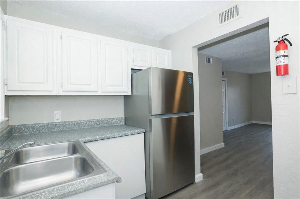 2055 Alison Court Southwest, Unit 8 Atlanta, GA 30311 - Photo 3 of 12