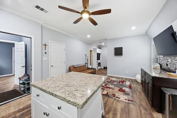 $1,250,000 | 518 Columbus Road, Sealy, TX 77474