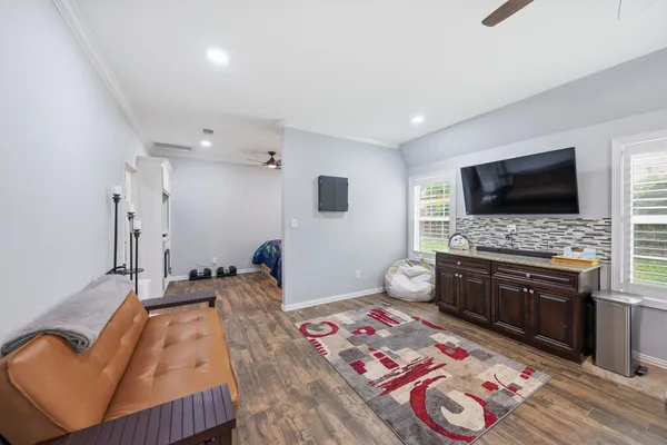 $1,250,000 | 518 Columbus Road, Sealy, TX 77474