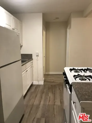 $890,000 | 1060 East 6th Street, Long Beach, CA 90802