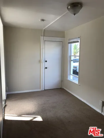 $890,000 | 1060 East 6th Street, Long Beach, CA 90802