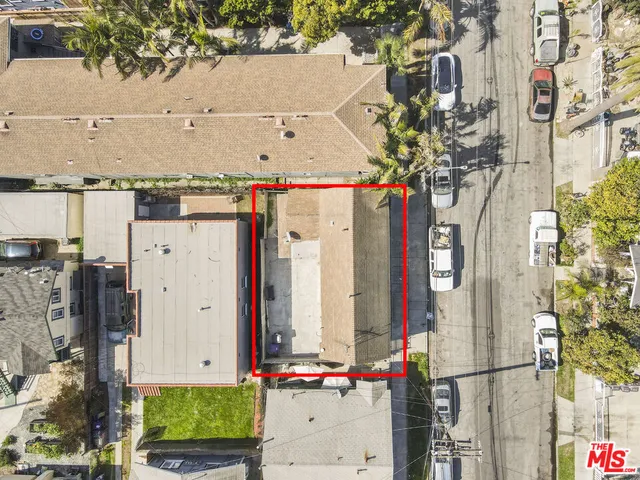 $890,000 | 1060 East 6th Street, Long Beach, CA 90802