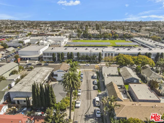 $890,000 | 1060 East 6th Street, Long Beach, CA 90802