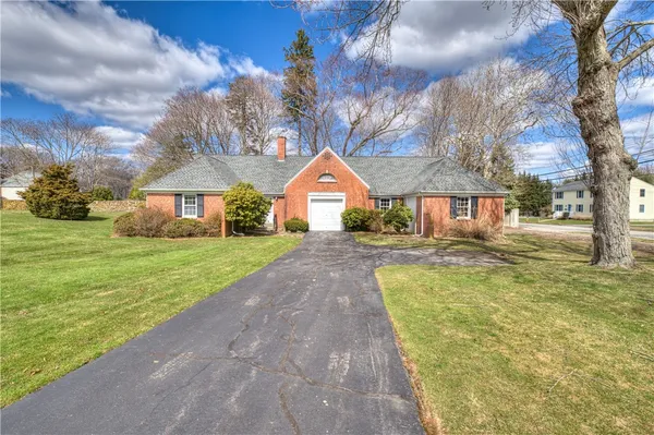 $475,000 | 1 Hanley Farm Road, Warren, RI 02885