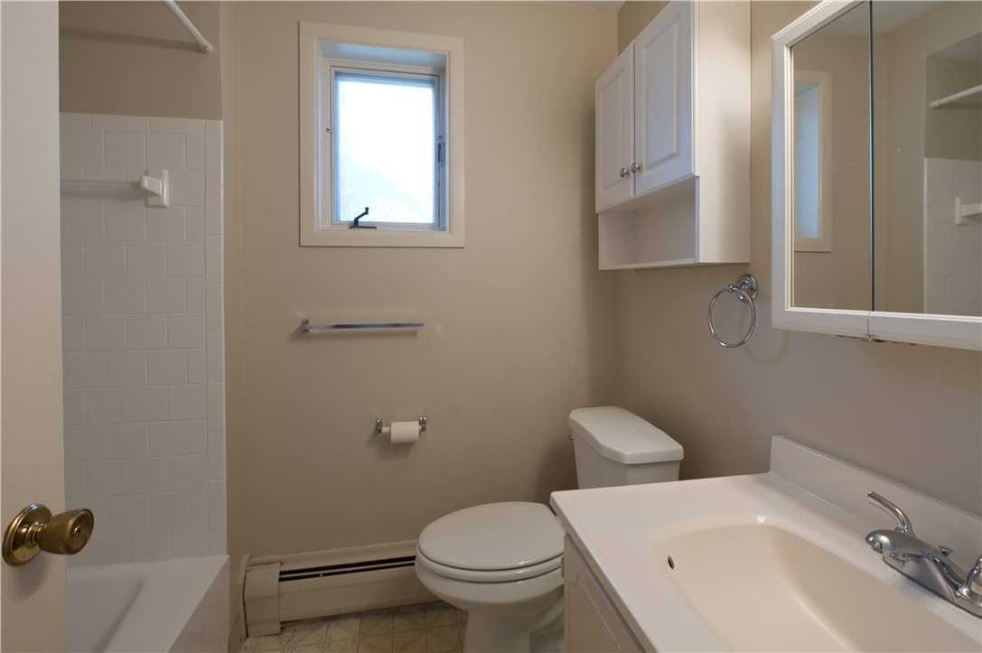 1 Hanley Farm Road Warren, RI 02885 - Photo 13 of 27