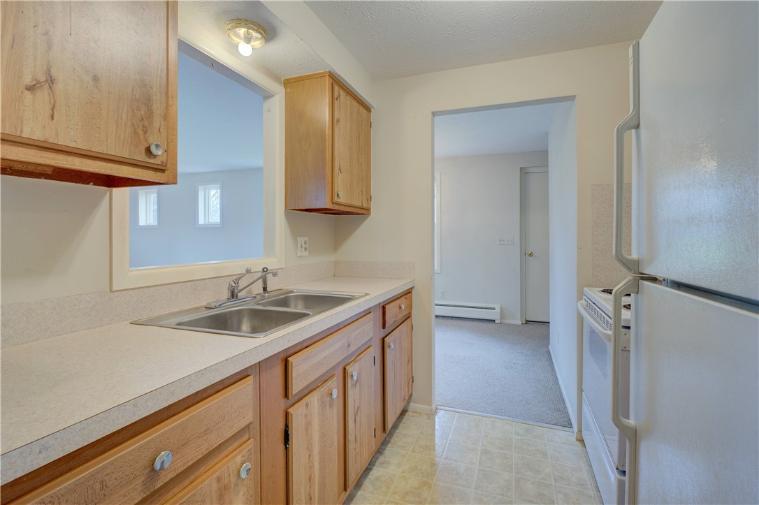 1 Hanley Farm Road Warren, RI 02885 - Photo 8 of 27