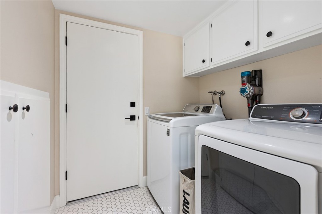 24711 Vía Del Rio Lake Forest, CA 92630 - Photo 15 of 41 Laundry