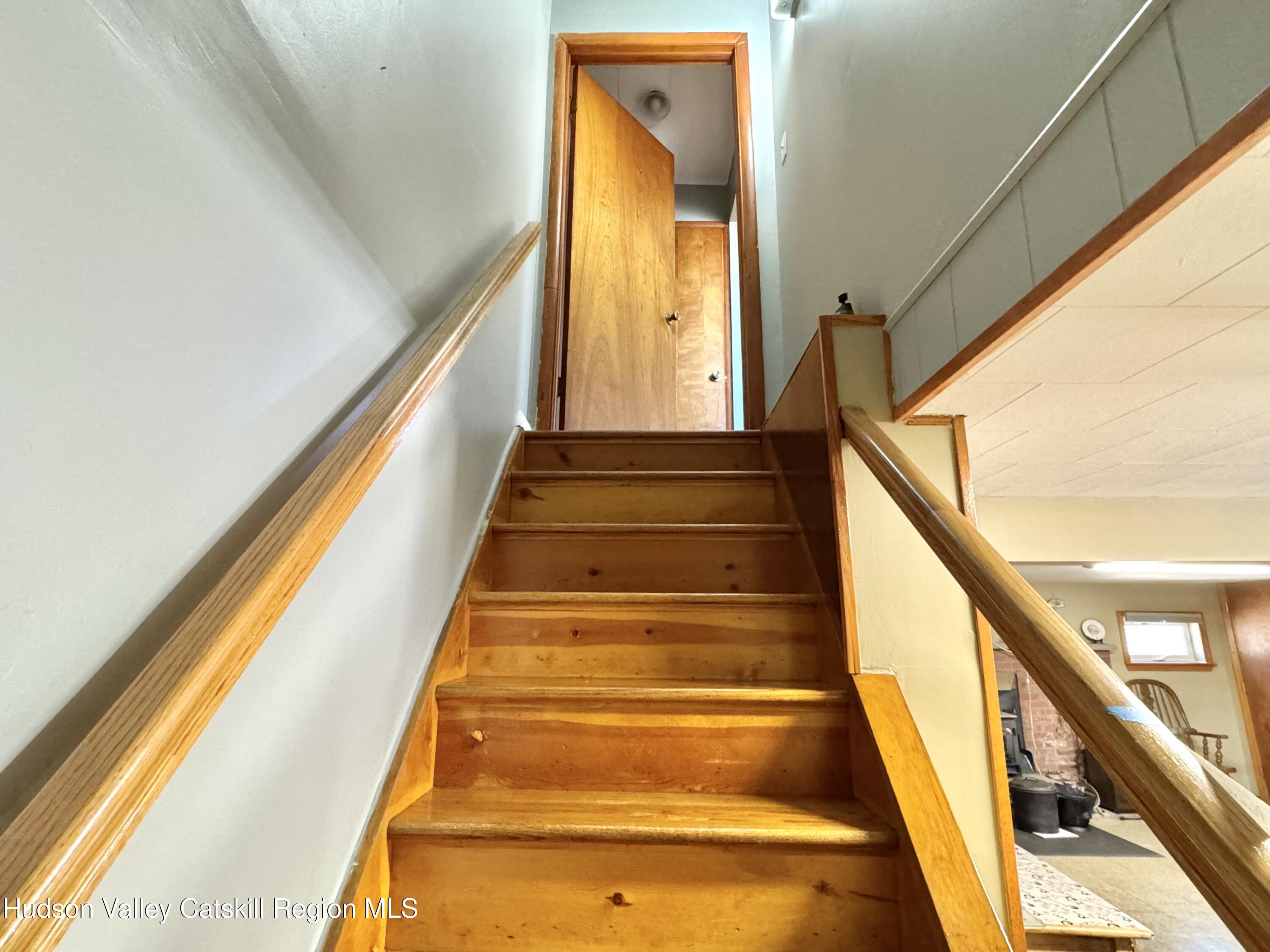 6339-6347 Highway 32 Catskill, NY 12413 - Photo 8 of 35 a view of an entryway