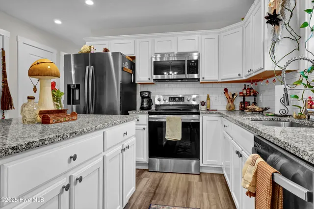 $344,900 | 123 Penquin Place, Hampstead, NC 28443