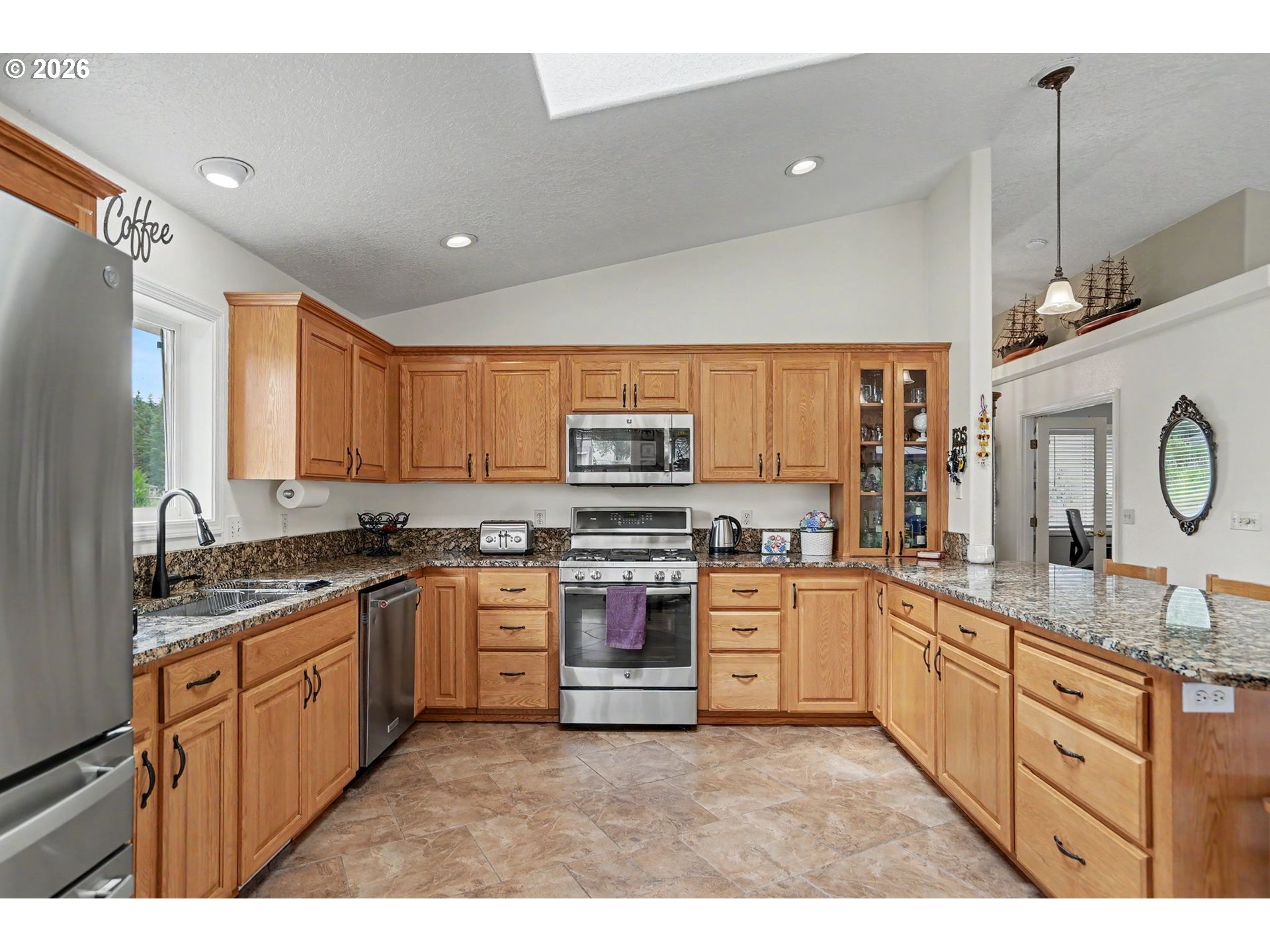 762 3rd Street Lyons, OR 97358 - Photo 10 of 48