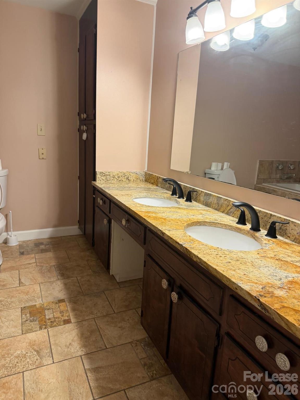 5600 Carmel Road Charlotte, NC 28226 - Photo 15 of 35