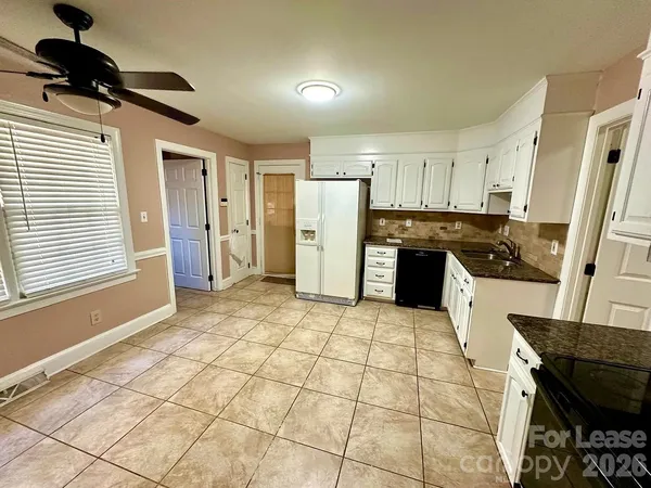 $2,500 | 5600 Carmel Road, Charlotte, NC 28226