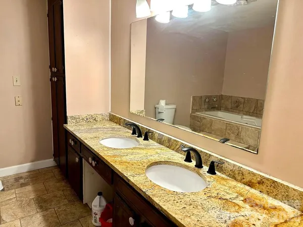$2,500 | 5600 Carmel Road, Charlotte, NC 28226