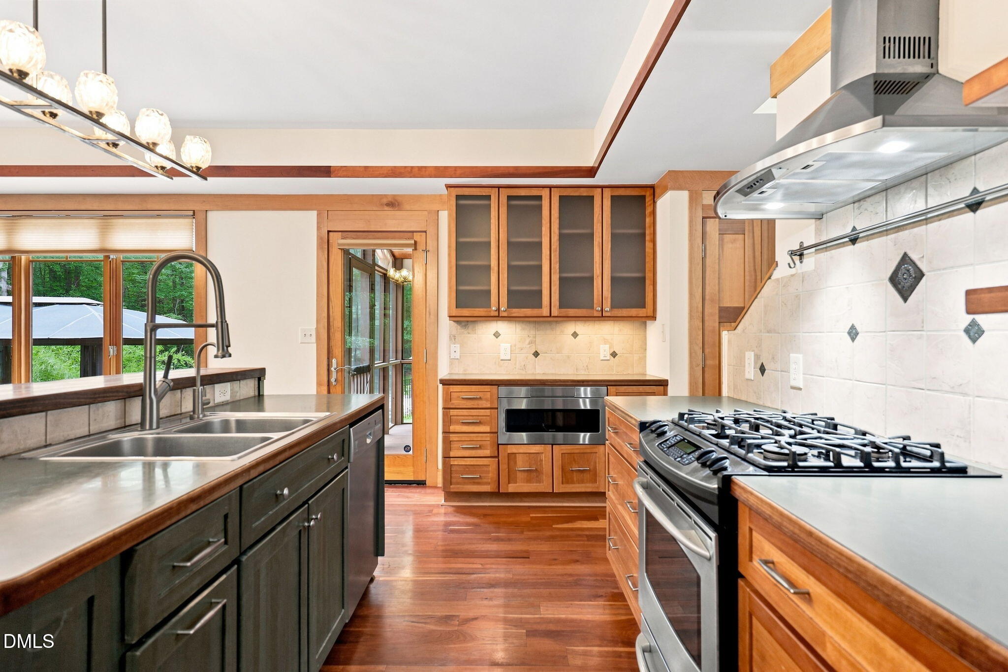 2219 Ridgewood Road Chapel Hill, NC 27516 - Photo 22 of 75 33-web-or-mls-IMG_3119_Edit