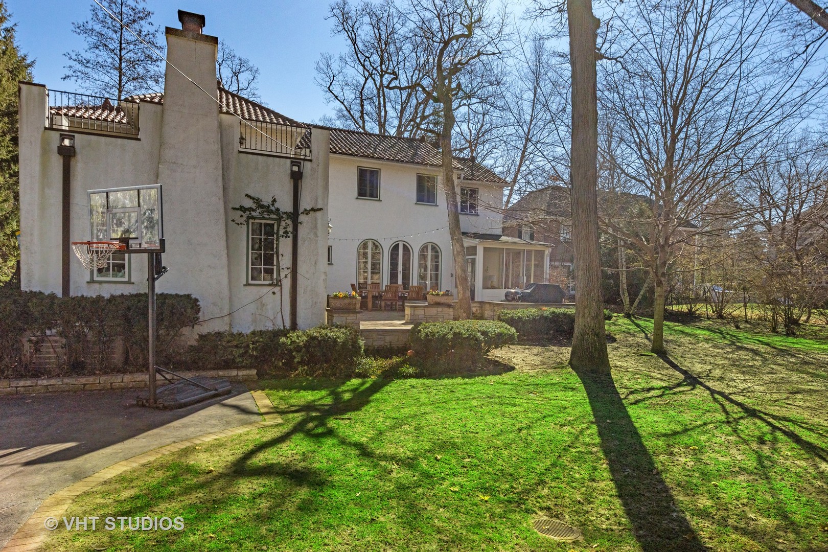 128 Church Road Winnetka, IL 60093 - Photo 39 of 46 a view of backyard of the house