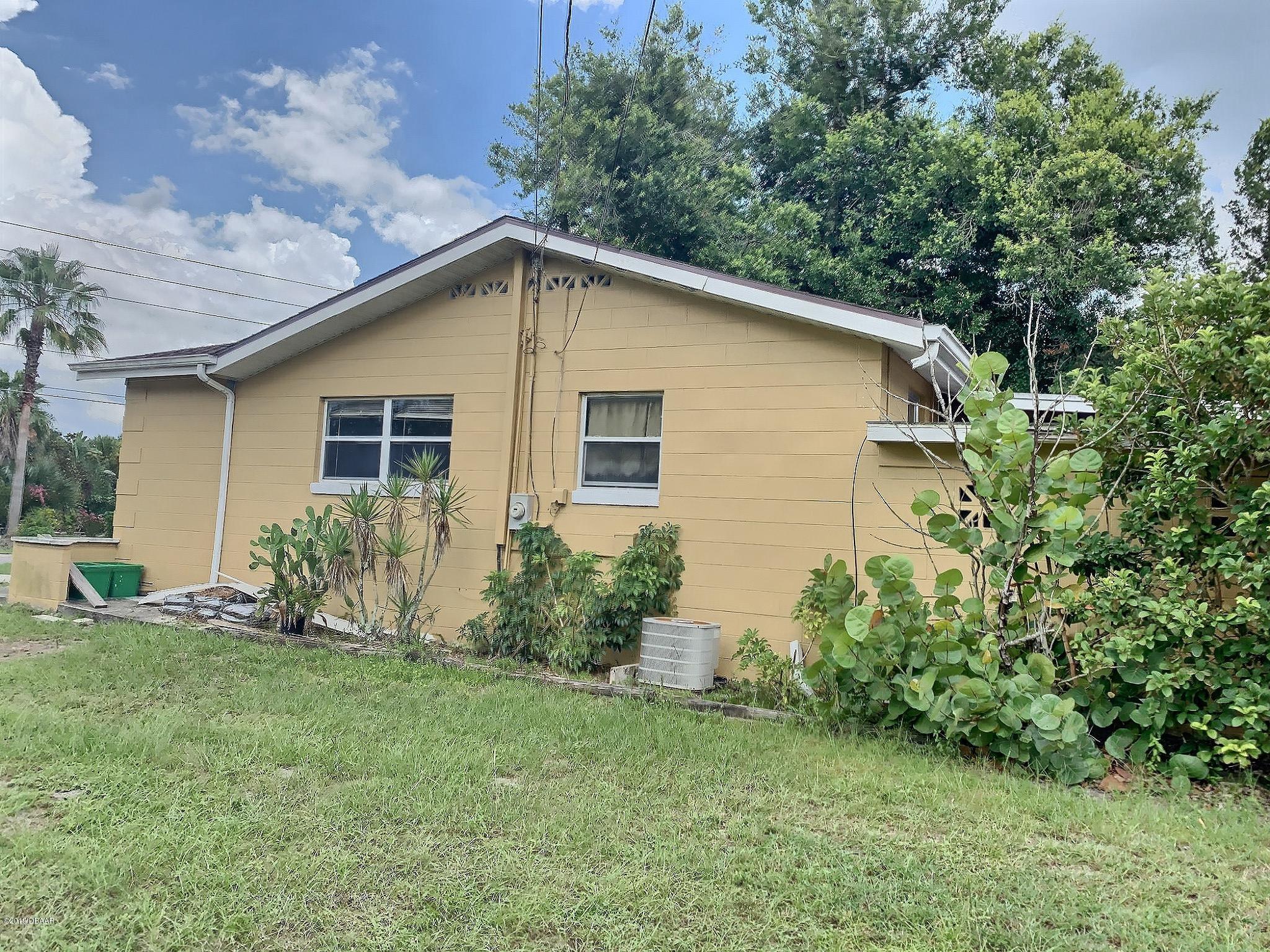 46 South Shell Road DeBary, FL 32713 - Photo 2 of 18 SIDE #1