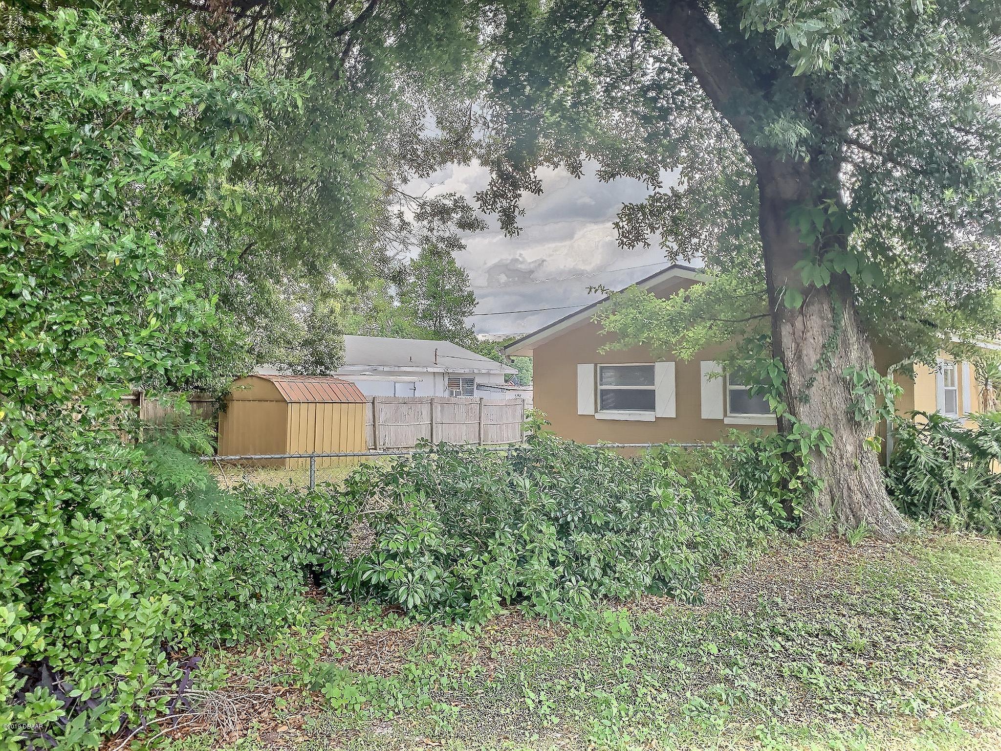 46 South Shell Road DeBary, FL 32713 - Photo 3 of 18 SIDE #2