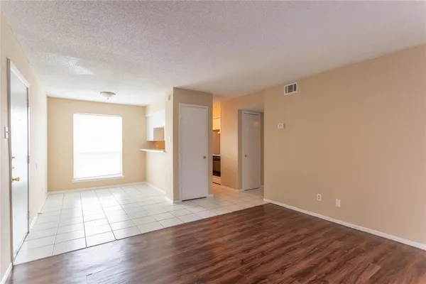 $1,195 | 3100 5th Street, Unit 201, Sachse, TX 75048